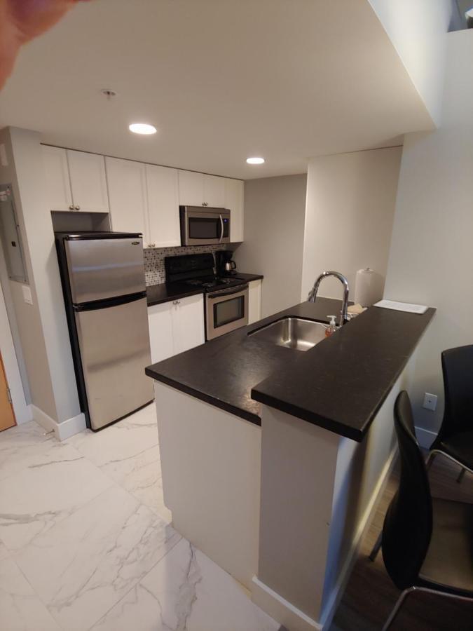 Tyndalstone Lodge 3 Bedroom In The Heart Of Village North Уистлер Экстерьер фото